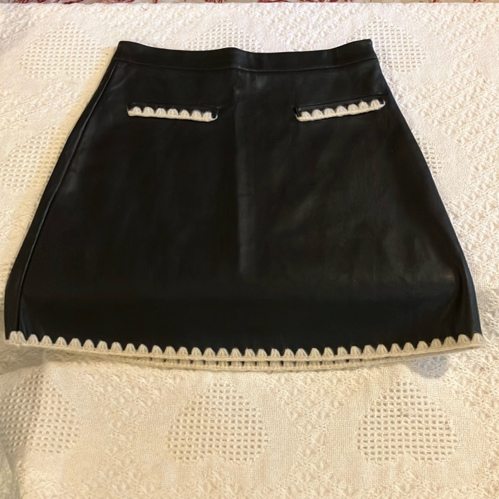 Zara black faux leather skirt S